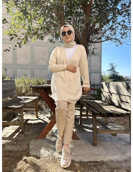 Düğme Detaylı Cepli Uzun Hırka Krem