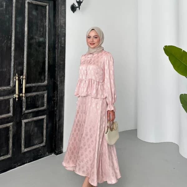 Elizan 2 Kendinden Desenli Önü Düğmeli Saten Takım - Pudra