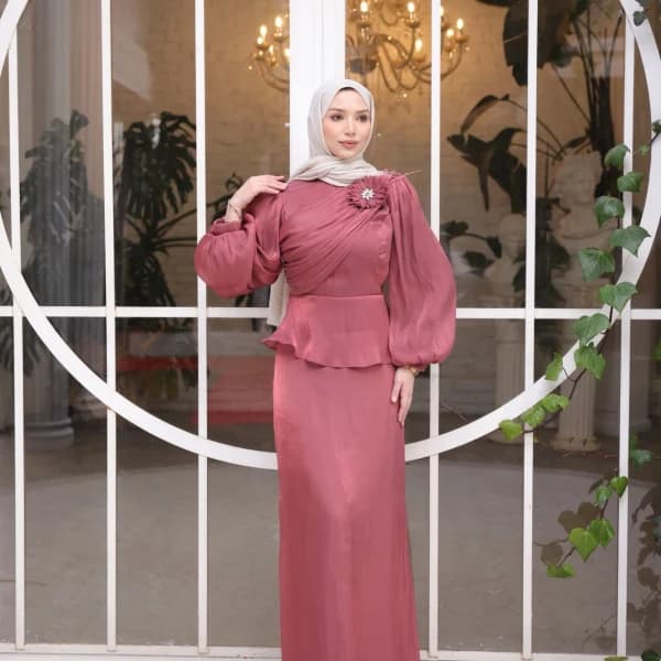 Asel Elbise Gül